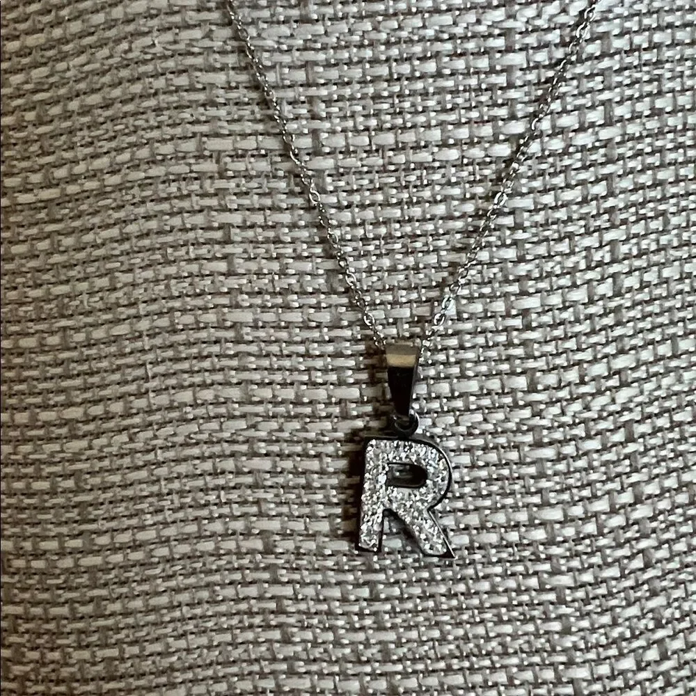 NWT Stainless Steel Elegant Silver Tone  Dainty Necklace initial  R Pendant
